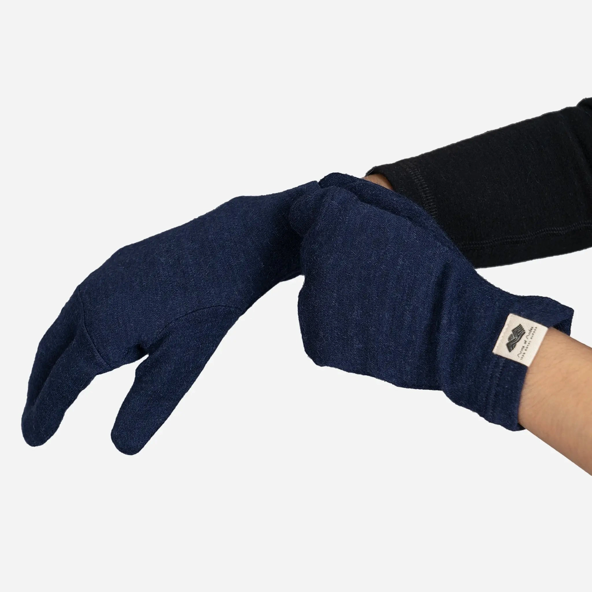 Cozy Alpaca Gloves: 300 Lightweight Wonders for Everyone
